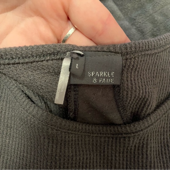 cropped grey waffle knit sweater - Picture 3 of 4